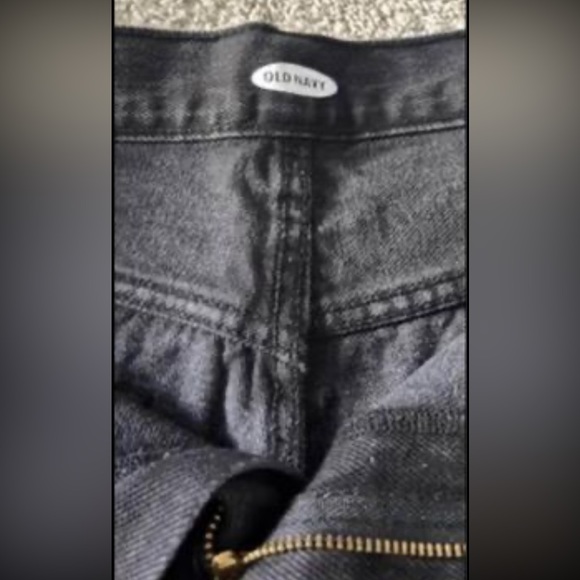 Old Navy High-Waisted Slouchy Ripped Black Jean Shorts 6 - Picture 2 of 4